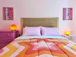 Iconic Pink A-Frame•Bachelorette•Hot tub•Sleeps11 - Image 4