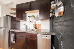 🌟CLEAN & Modern | Walk Everywhere | Central Local - Image 3