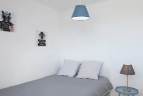 Modern and comfortable, close to SNCF station - Image 3