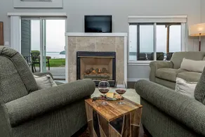 Fox Island Waterfront Retreat with Amazing View - Image 4