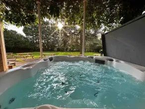 Entire Mansion 14 en suite bedrooms sleeps 34 - Image 4