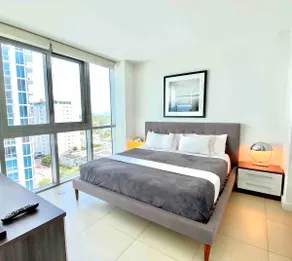 King Oceanfront Suite w/ Pool, Balcony & Parking - Image 2