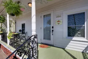 The Rose Cottage in historic downtown Hannibal - Image 3