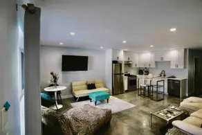Brand New, Private, Spacious Suite, 5 mins to lake - Image 4