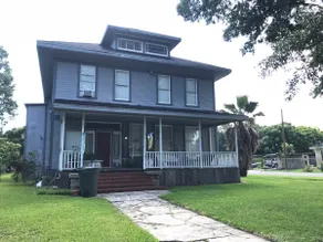 Historic Downtown/PrivateUpstairs Apartment w/WiFi - Image 3