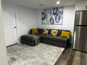Modern Guest Suite in Calgary - Image 3