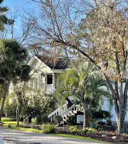 Riverfront 2BR fish&kayak deck 15 minutes Savannah - Image 2