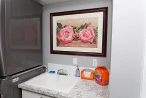 Charming Urban Farm House - 24 hour self check in - Image 5
