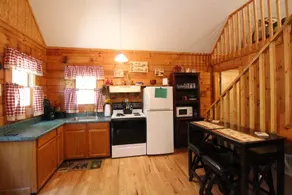 Maggie's Cabin - Image 3