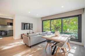 ApartsNouBcn Equador Les Corts - Image 4
