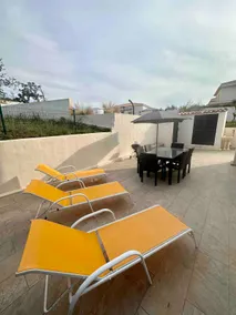 Quiet 3 bedroom with parking and air conditioning - Image 4