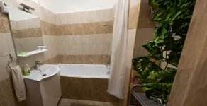 Comfortable apartment in a beautiful environment - Image 3