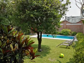 House in a subdivision with a pool and heating - Image 5