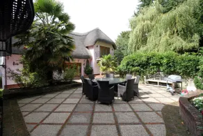 Luxury Thatched Cottage in the New Forest - Image 2