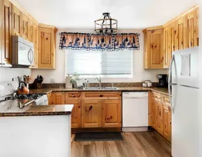 Moonridge Cabin: Slopes, Fireplace, Spa! - Image 5