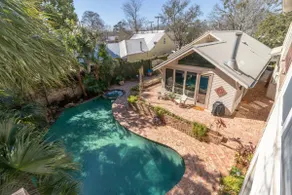 Coquille Cottage located in Historic Madisonville - Image 2