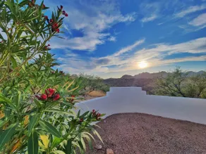 Charming home with stunning views! - Image 4