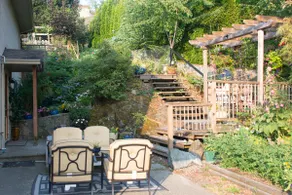 Private, 2 Bedroom Suite with Kitchen and Wi-Fi - Image 5