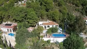 Villa with private swimming pool. - Image 2
