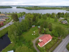 Big cabin by the river - Image 2