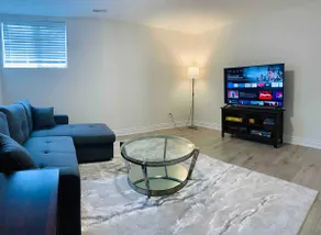 Spacious 3-Bdr | 3 Ensuite Baths | Free Parking - Image 4