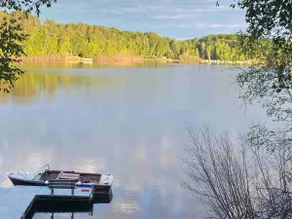 Lakeside cabin with beautiful view of the lake! - Image 4