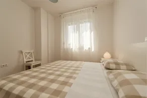 Deep dear house - Image 4