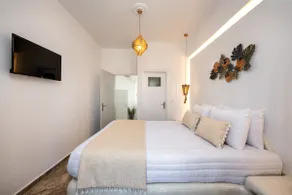 Deluxe Room with Sea View *Vinas Place* - Image 4