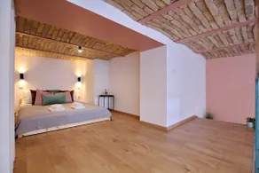 Awesome Budapest Downtown Studio w Balcony & Free Private Parking - Image 3