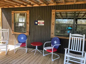 Charming Texas Cabin in acclaimed Hill Country - Image 2
