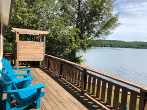 Lakefront cottage on Beautiful Hall's Lake - Image 4