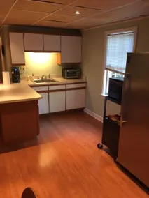 Park-like setting, private apartment - Image 4
