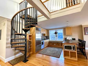 Downtown Escape ❤️ Deck, Fireplace, 95 WalkScore - Image 2