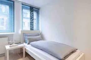 Lisa’s Bright Apartment in the Heart of Munich - Image 4