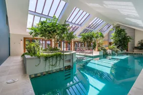 BOND ESTATE LUXURY ACCOMMODATION - Image 3