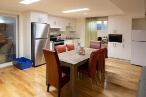 Spacious, luxurious, comfortable entire place - Image 4