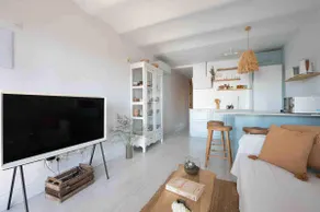 Pharus: Retro Beach Home. New Heated Pool - Image 3