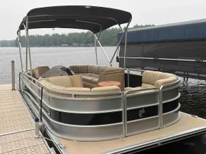 Northwoods Rustic Lodge steps away from Round Lake in Richardson Bay & Pontoon - Image 2
