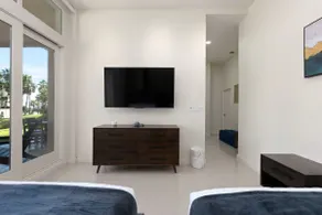 Exclusive Luxurious Ground Condo - Image 5