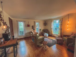 Be home away from home @ Charming Chestnut Cottage - Image 4