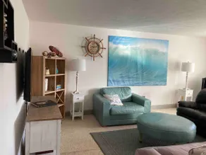 Cozy Upper Level Condo with River View - Image 5