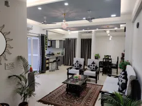 Near Taj | Spacious 3BHK: Anand's Aashiyana R123 - Image 5