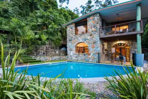 Private Stone House - Image 4