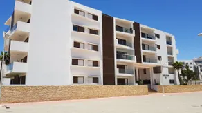 Spacious F4 Beach Apartment - Image 5