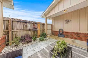 Cotton Creek Bungalow. Be in the Center of It All! - Image 5