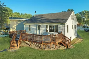 Chain O' Lakes Waterfront Getaway Home - Image 2