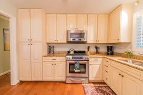 Luxury Location and Convenience with a Hot Tub - Image 5