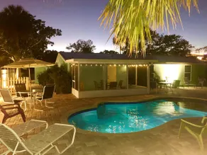 King bed. Pool. Daily rentals - Image 2