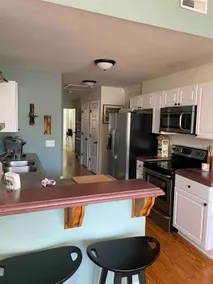 Downtown Apartment Above Coffee Shop Perfect for 2 - Image 4
