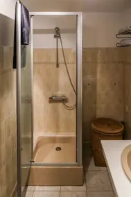 F2 in a 1930s villa - Image 3